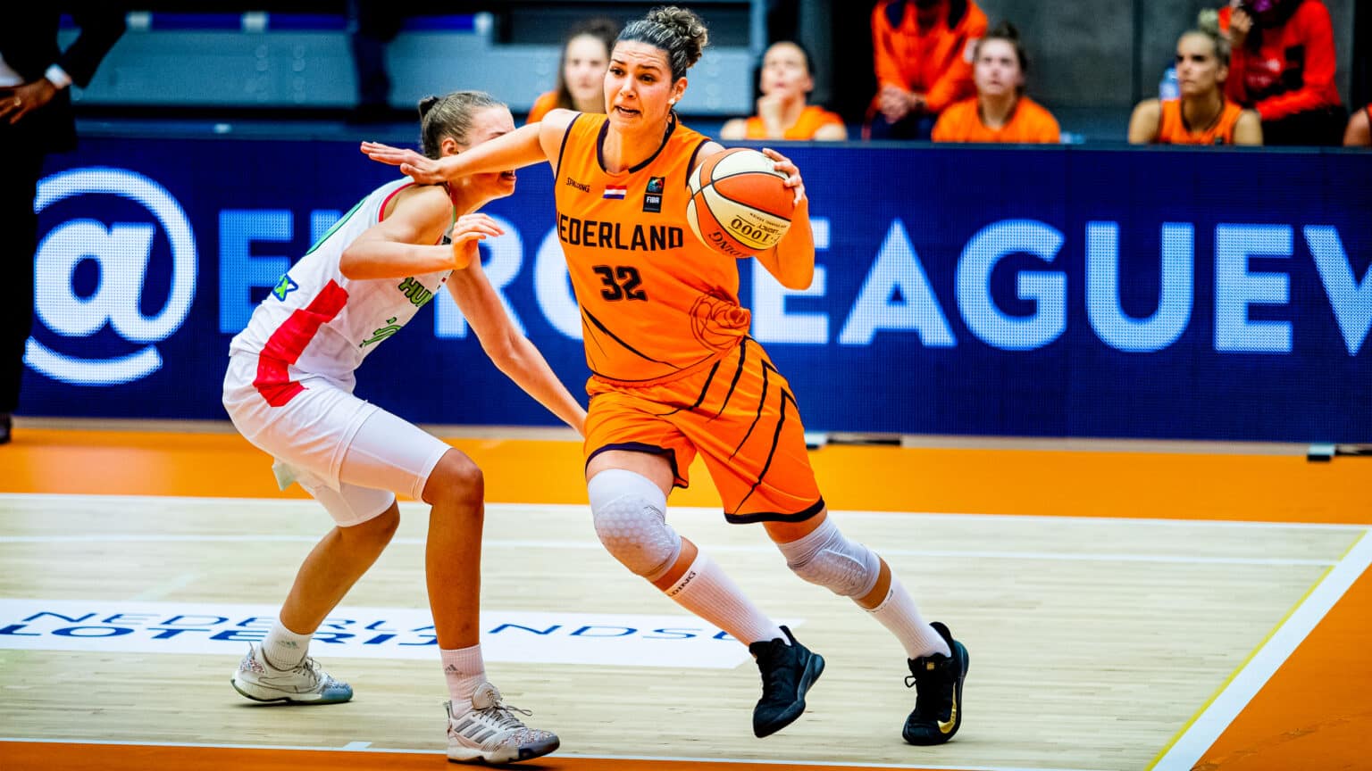 14-11-2020: Basketbal: Hongarije v Nederland: Amsterdam Chatilla van Grinsven