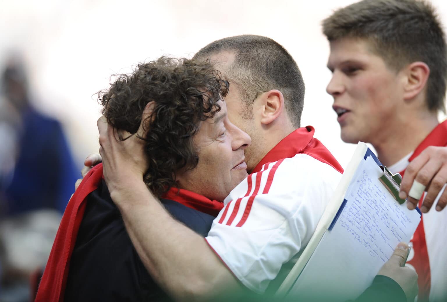 20-04-2008 VOETBAL: AJAX- HERACLES ALMELO: AMSTERDAM
John Heitinga omhelst David EndtFoto: Sander Chamid