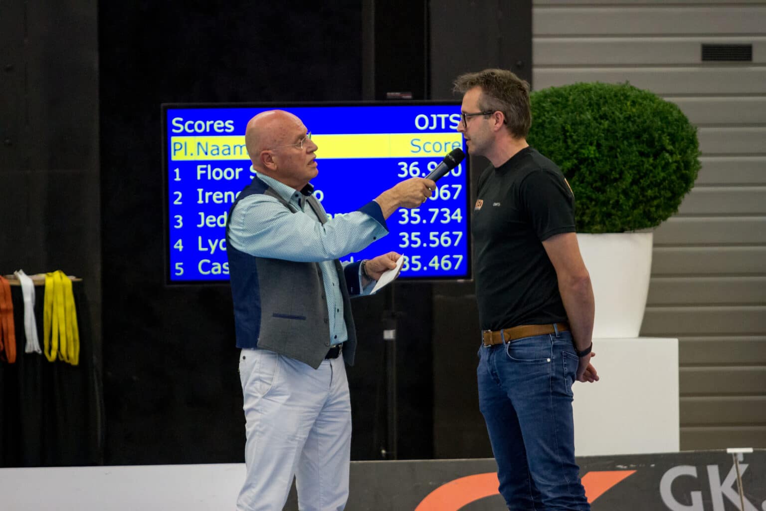 10-09-2017: Turnen: Womens Invitational 2017: Duiven: L-R: Hans van Zetten interviewt Bondscoach Gerben Wiersma