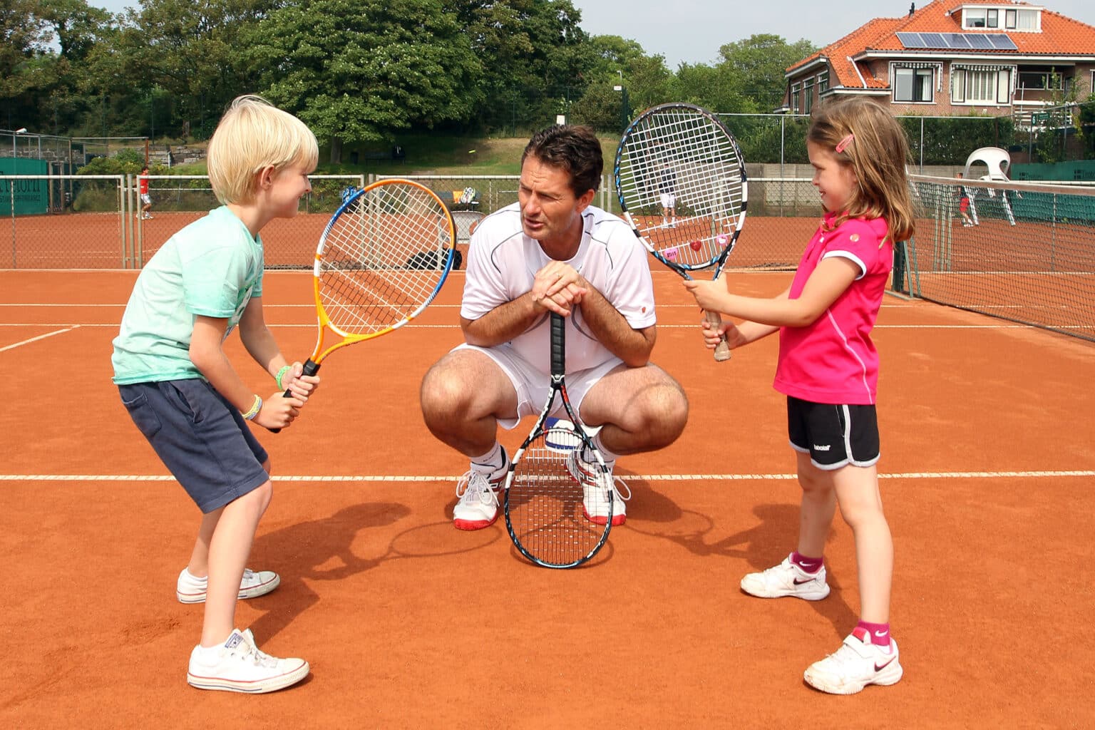 11-07-2014 TENNIS:SPORT1 OPEN:DEN HAAG

Jacco Eltingh (M) geeft een clinic.

Foto: Hans Willink