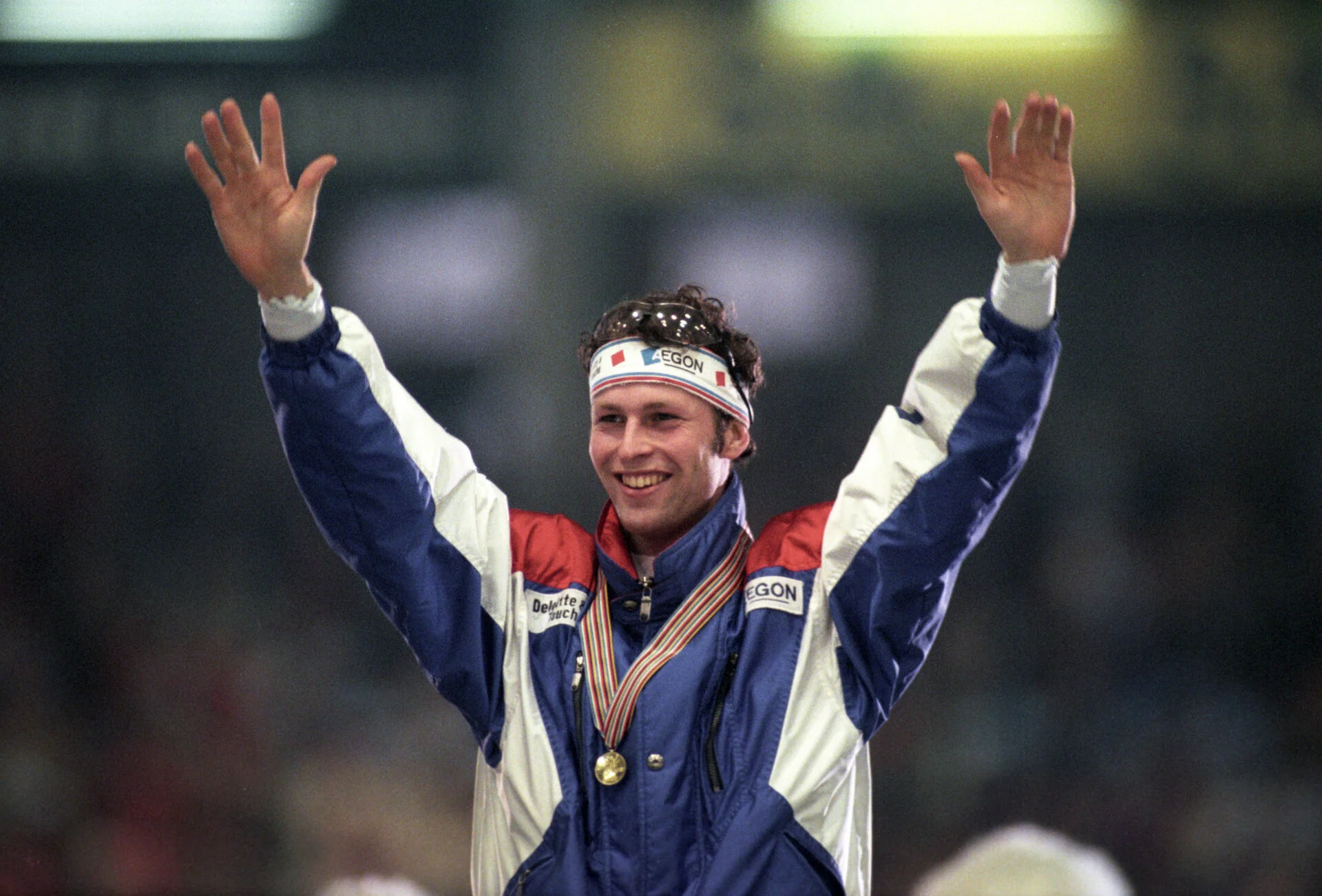 Ids Postma juicht op het podium