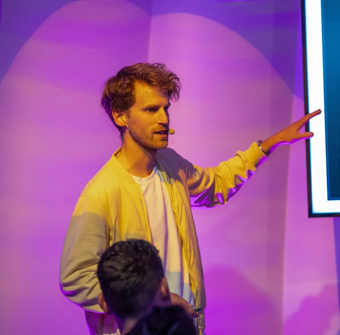 Joris Cornielje presenteert
