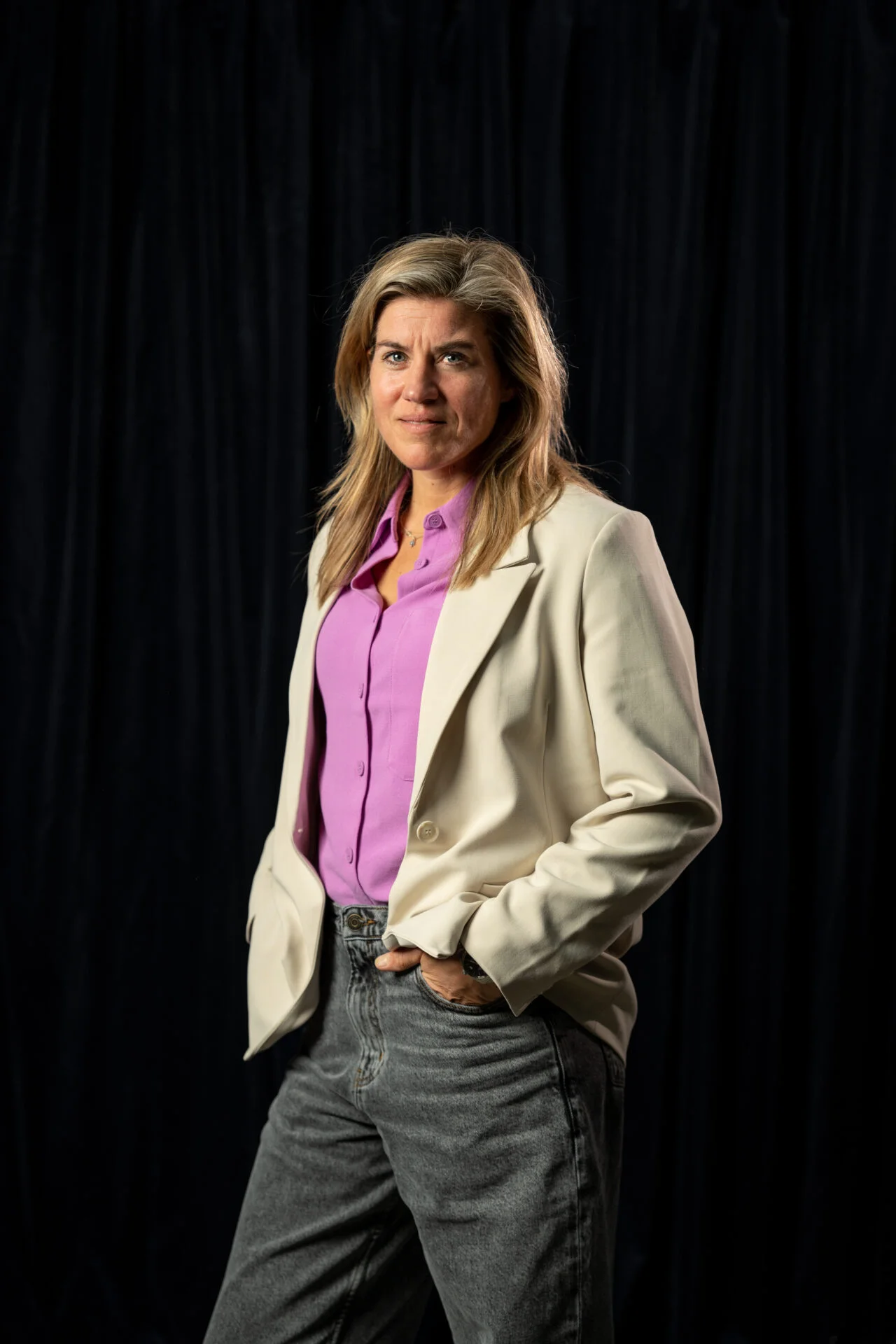 Kim Lammers spreker in het theater