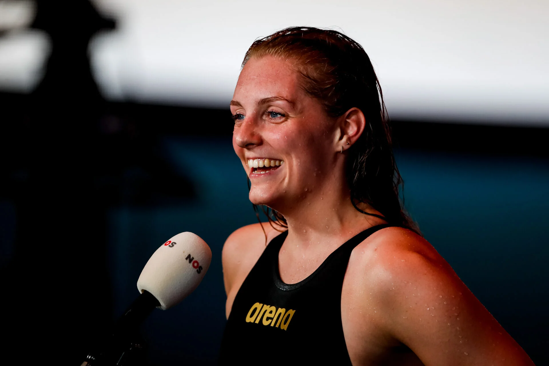 Marrit Steenbergen tijdens interview met NOS