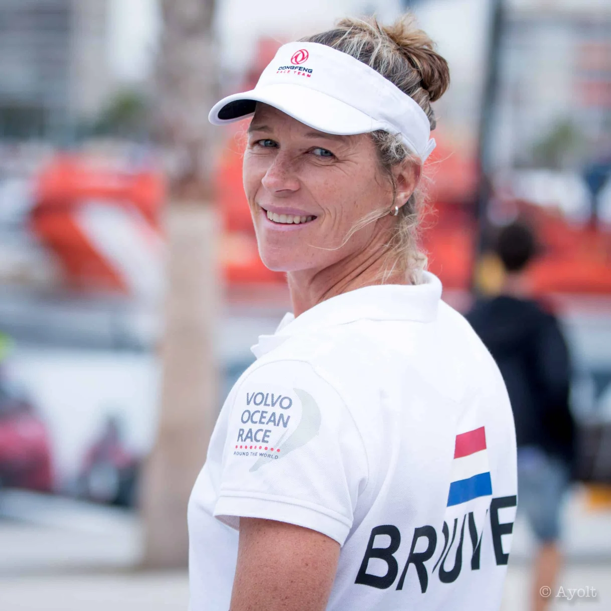 Carolijn Brouwer bij zeilwedstrijd